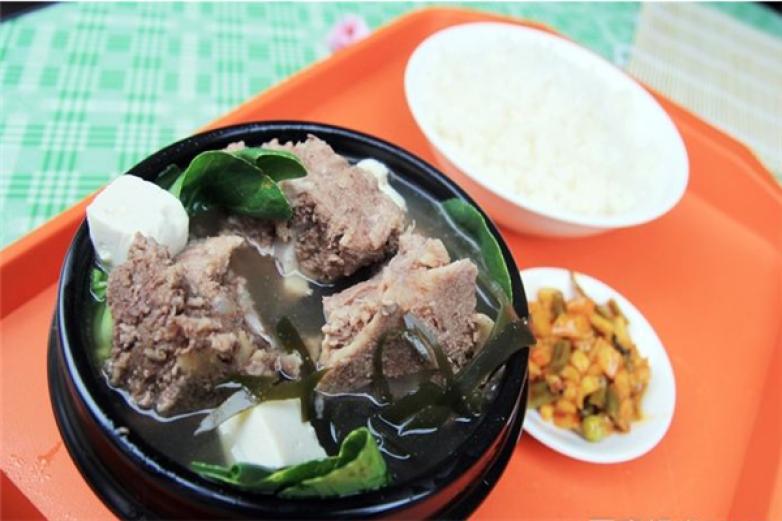 加一碗排骨米饭